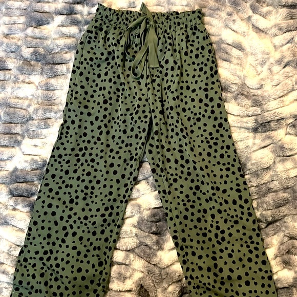 Listicle Green and Black Paper Bag Pants in Dalmatian Print Size Small - Picture 1 of 9